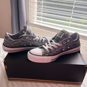 Gray low top converse - never worn!